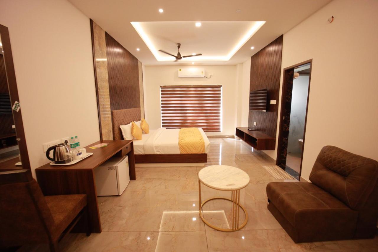 Bliss Regency Business Hotel Palakkad Extérieur photo