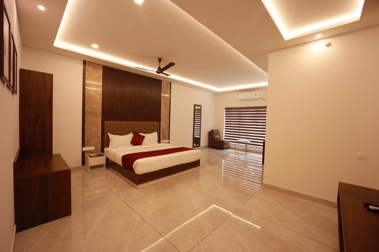 Bliss Regency Business Hotel Palakkad Extérieur photo