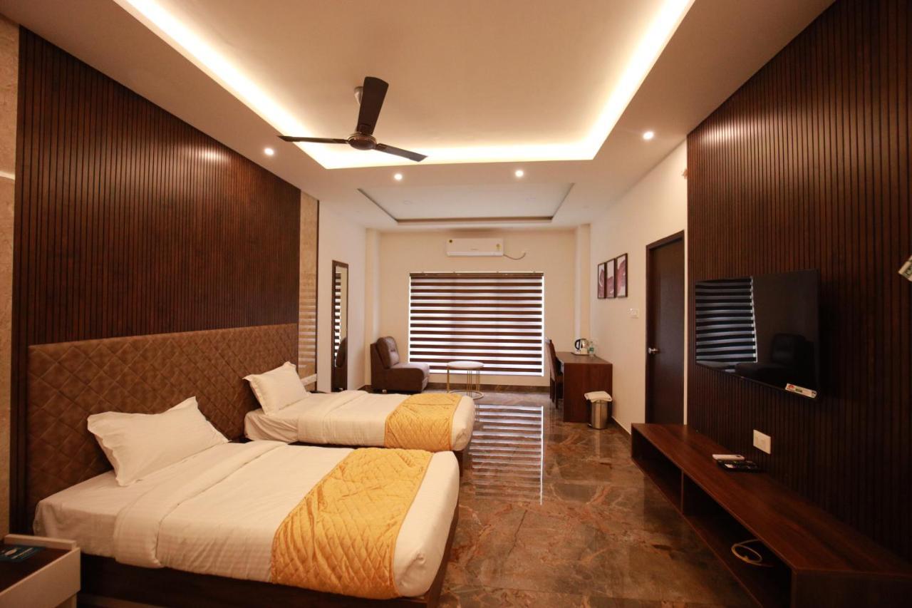 Bliss Regency Business Hotel Palakkad Extérieur photo