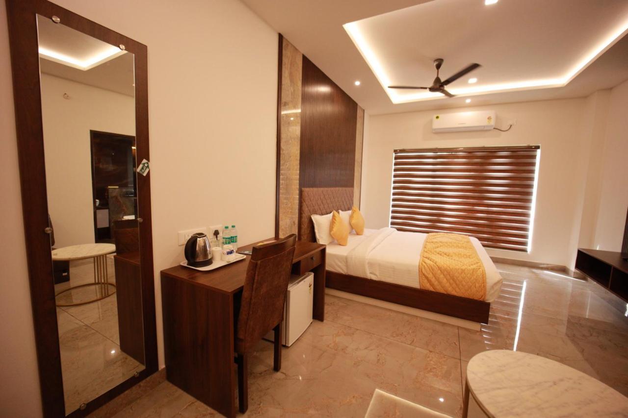 Bliss Regency Business Hotel Palakkad Extérieur photo
