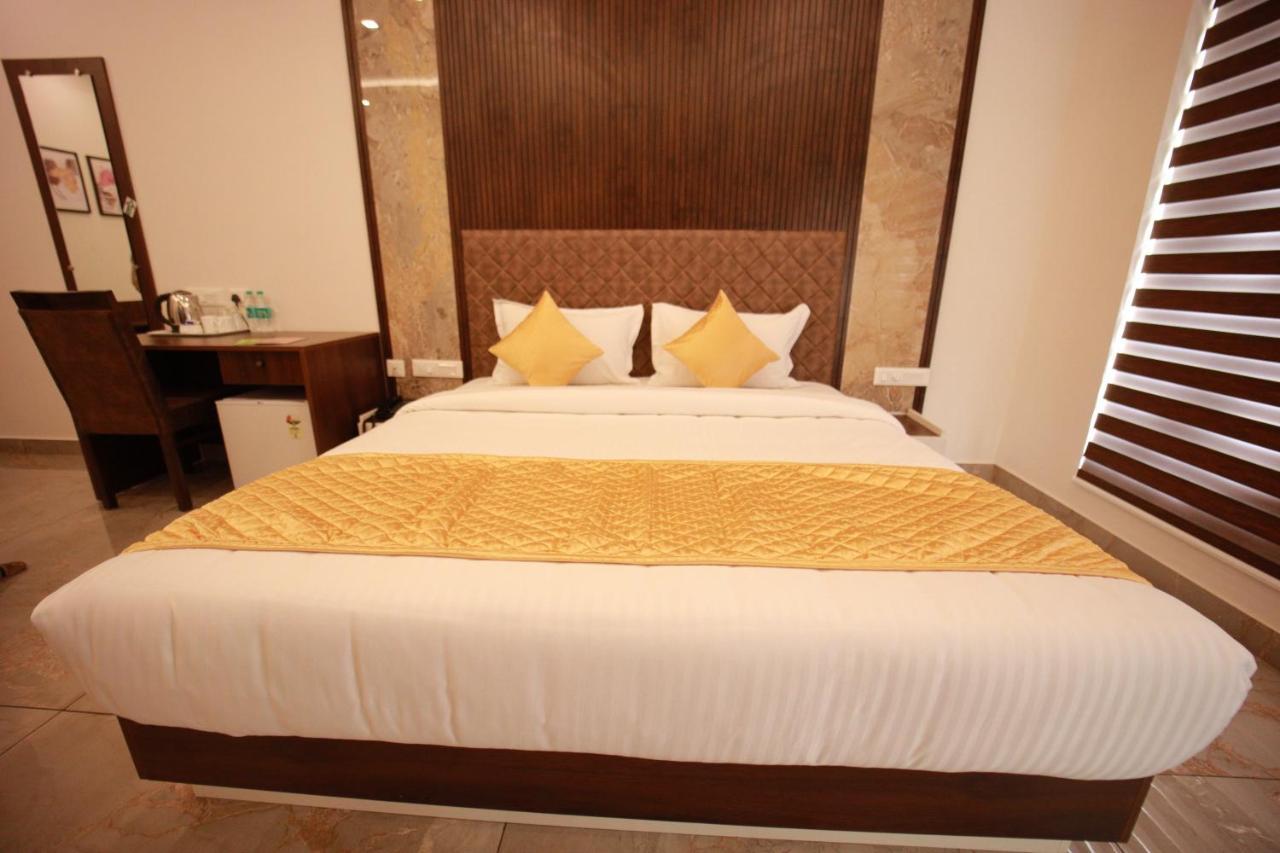 Bliss Regency Business Hotel Palakkad Extérieur photo