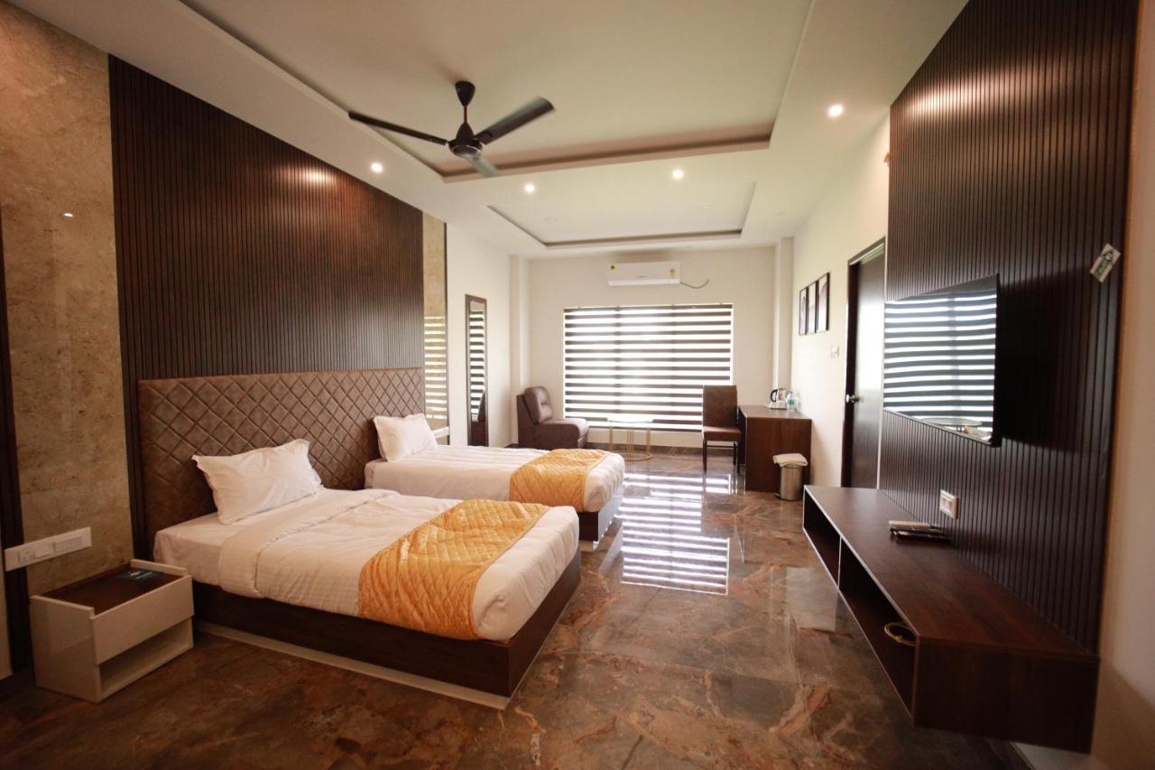 Bliss Regency Business Hotel Palakkad Extérieur photo