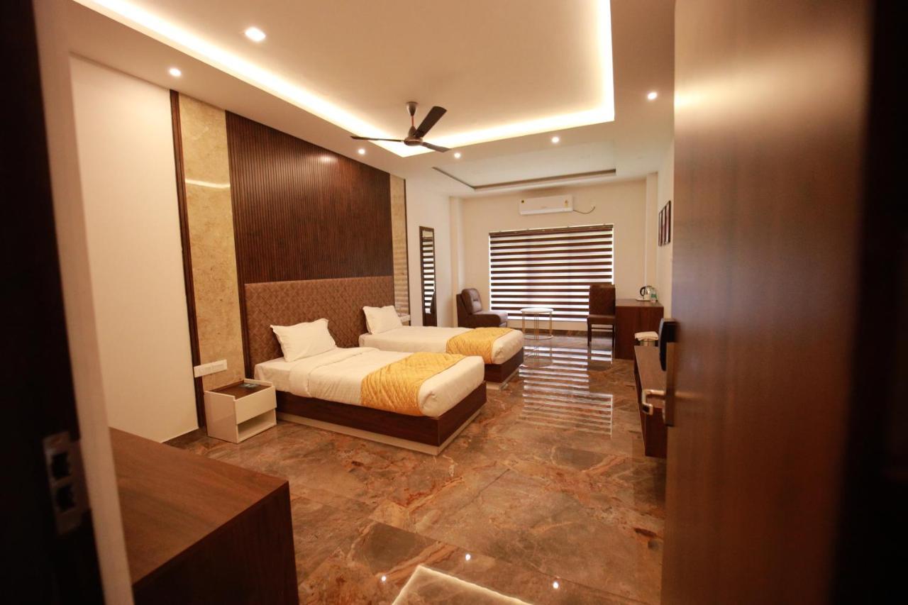Bliss Regency Business Hotel Palakkad Extérieur photo