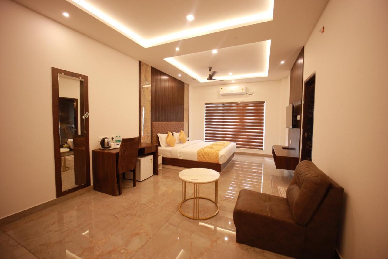 Bliss Regency Business Hotel Palakkad Extérieur photo