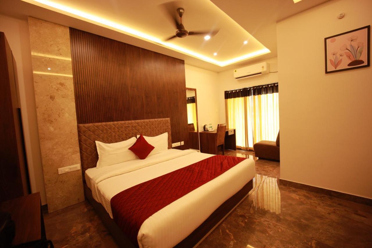 Bliss Regency Business Hotel Palakkad Extérieur photo