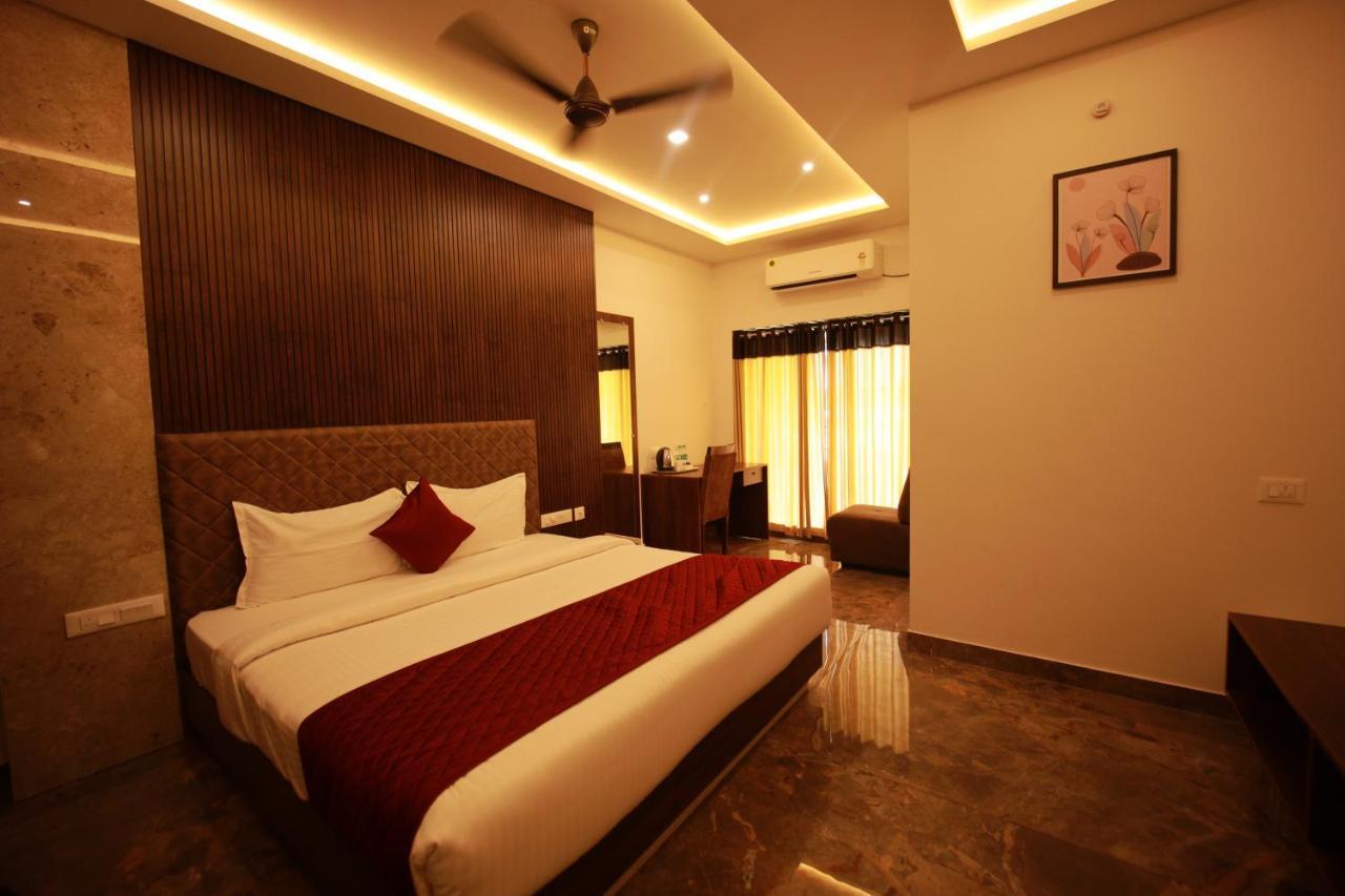 Bliss Regency Business Hotel Palakkad Extérieur photo