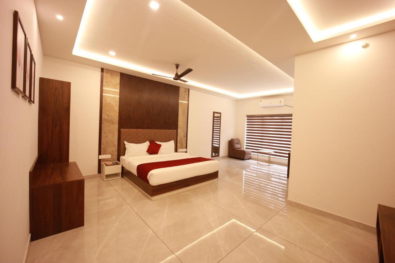 Bliss Regency Business Hotel Palakkad Extérieur photo